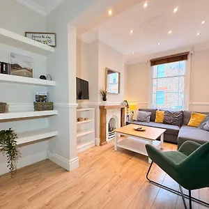 https://little-cosy-getaway-york.yorkshirehotels.net